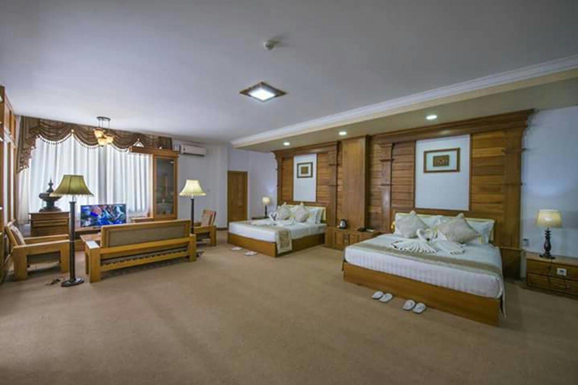Hotel Shwe Nann Htike 핀우린 외부 사진