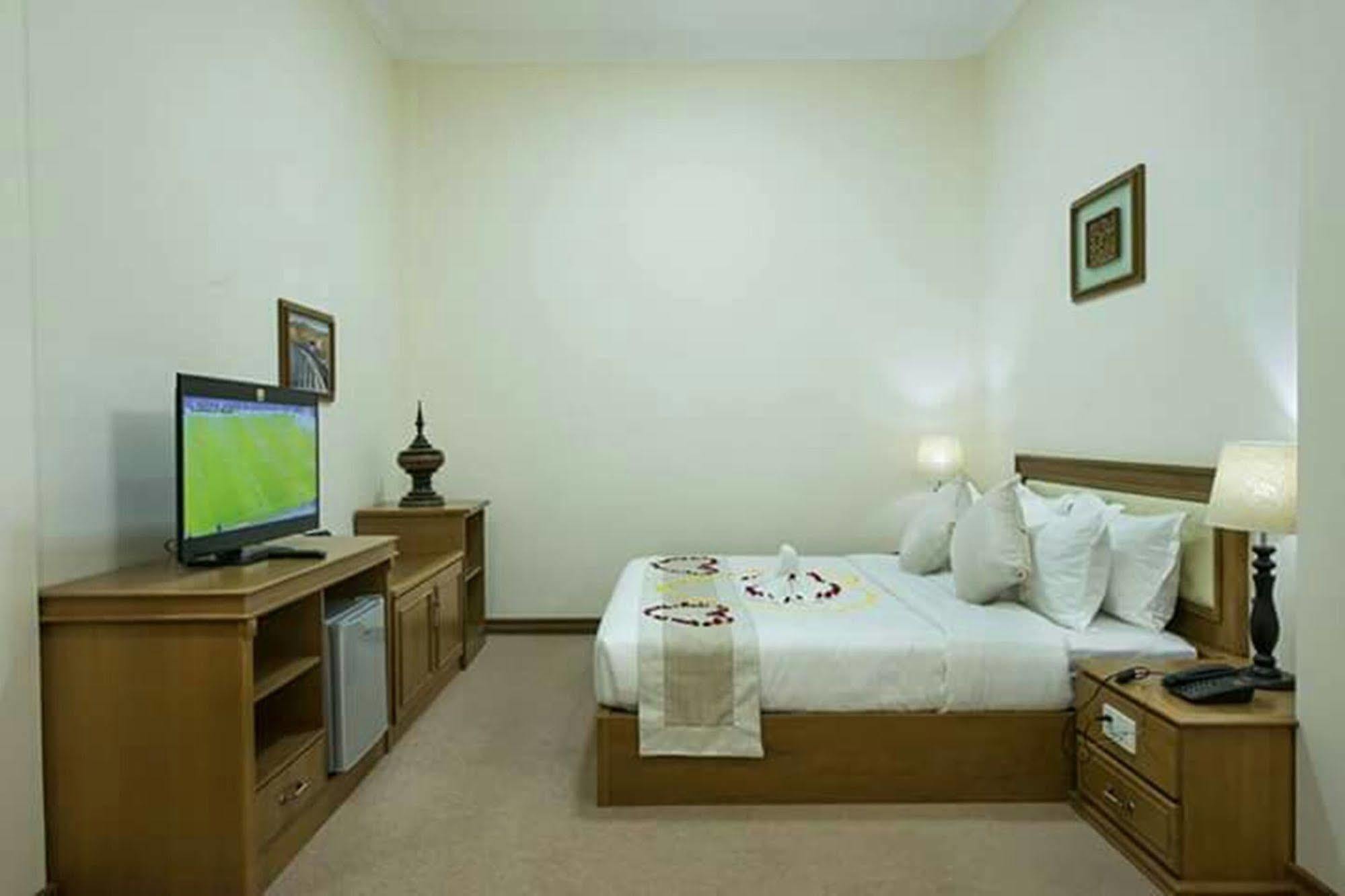 Hotel Shwe Nann Htike 핀우린 외부 사진