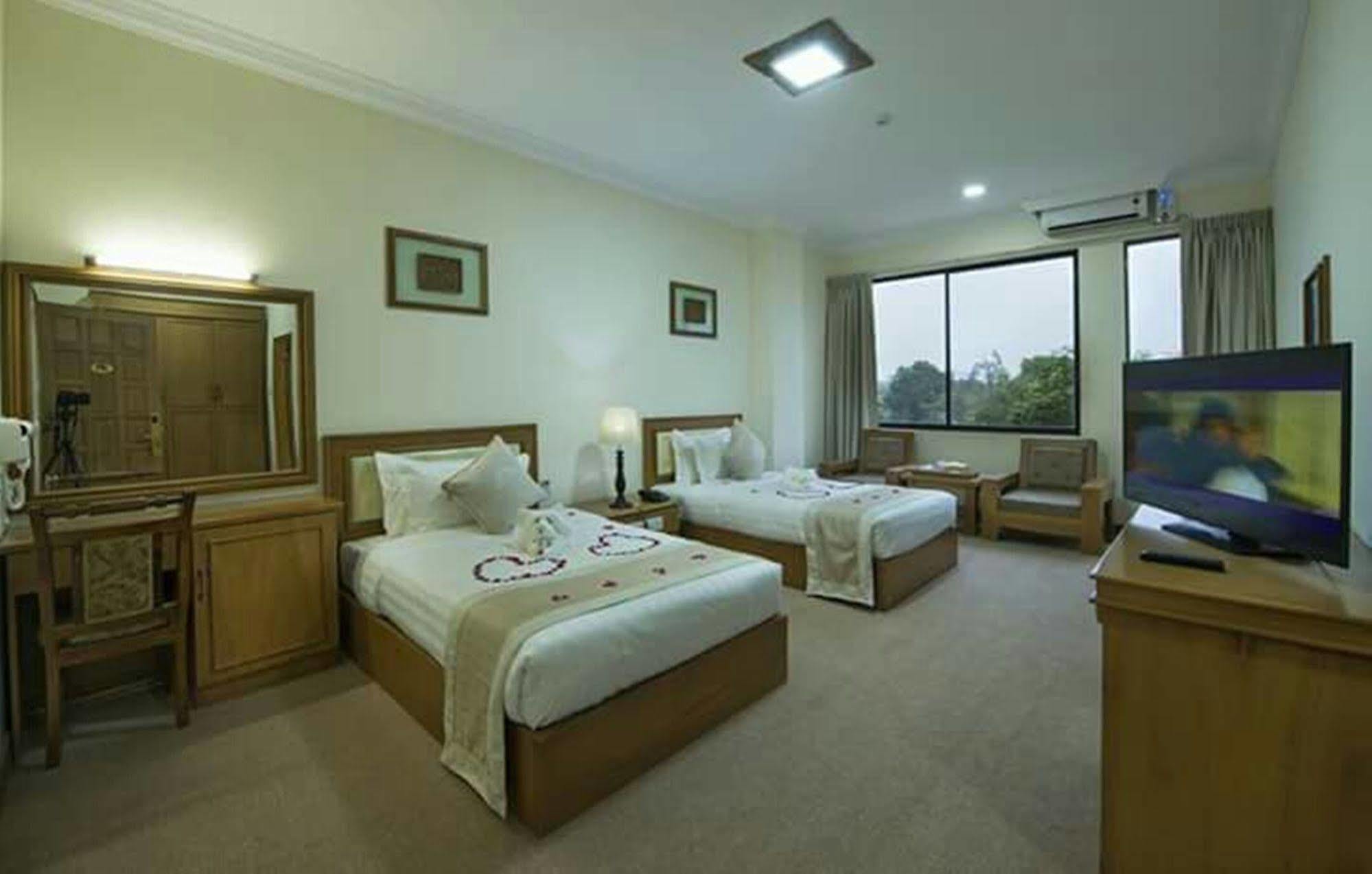 Hotel Shwe Nann Htike 핀우린 외부 사진