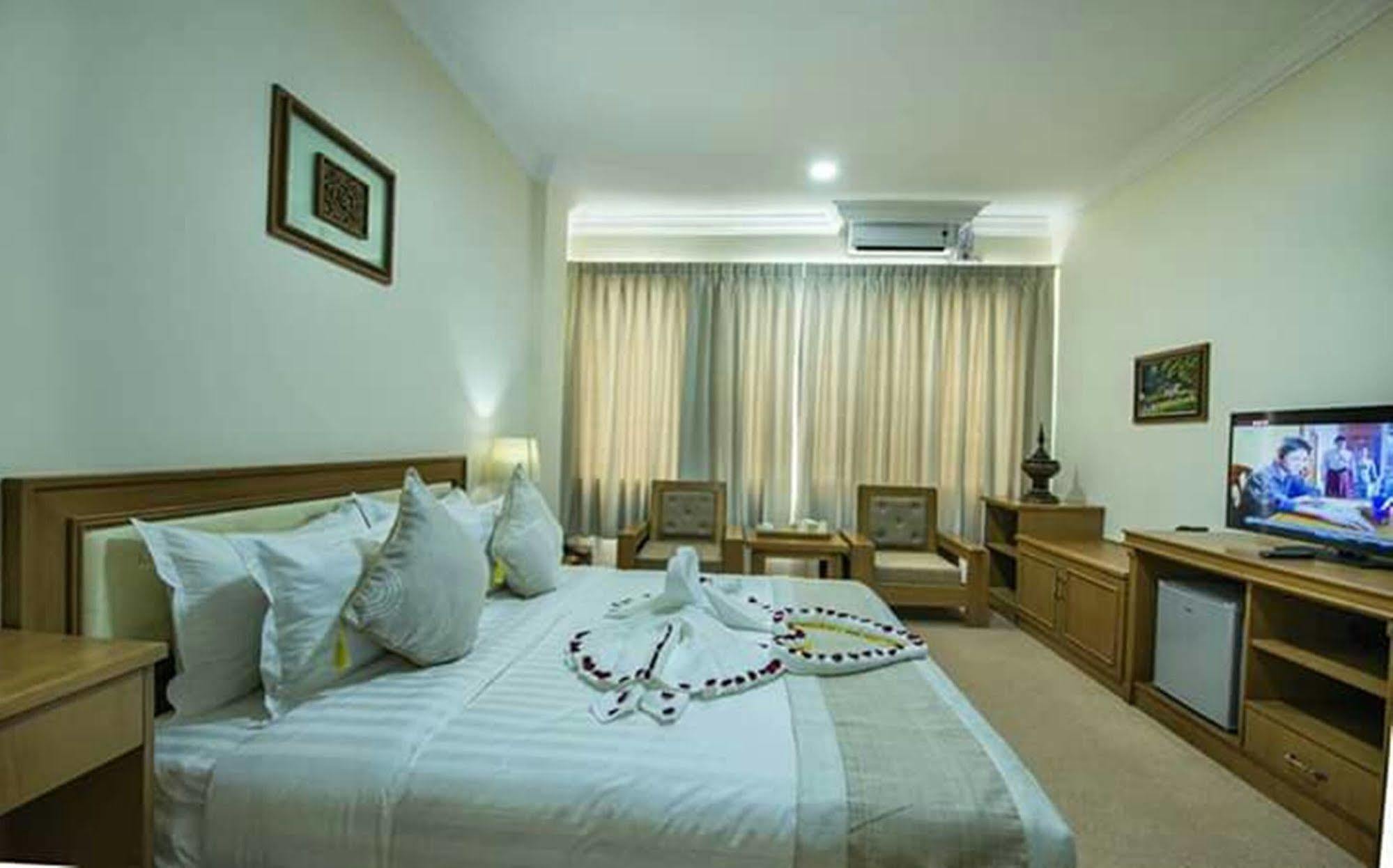 Hotel Shwe Nann Htike 핀우린 외부 사진